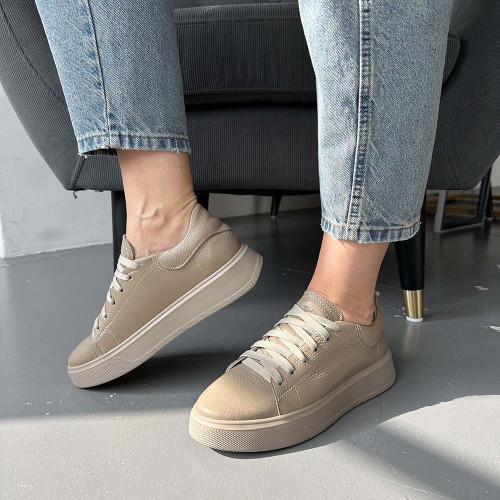 Кеди 9240090 В наявності