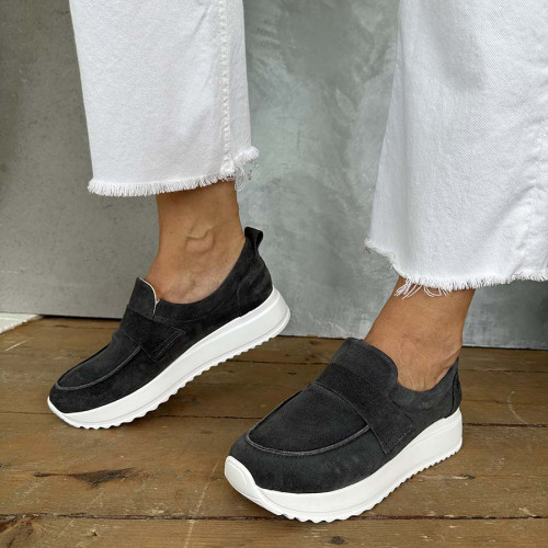 Кросівки 927937 В наявності