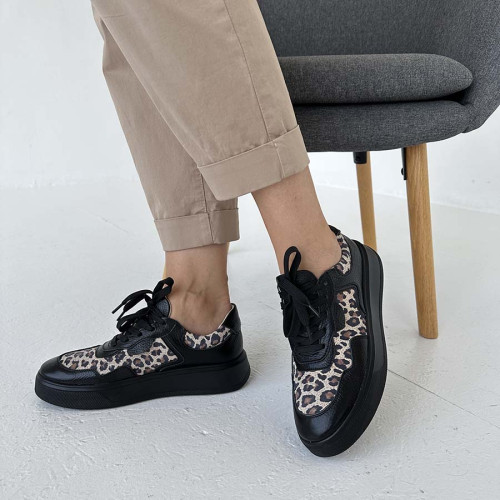 Кросівки 927942 В наявності