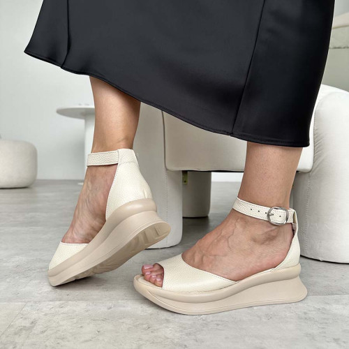 Босоніжки 9291735 В наявності