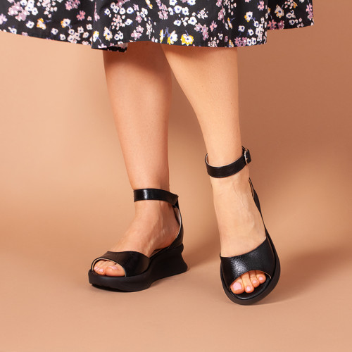 Босоніжки 9291868 В наявності 40 Босоніжки 9291868 В наявності 40